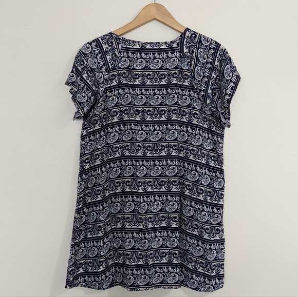 Papillon Paisley Print Lace Up Neckline T-Shirt - Picture 9 of 13